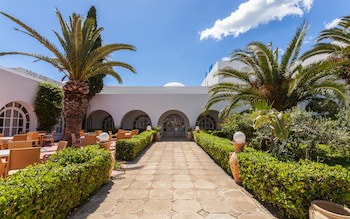 Zodiac Hotel