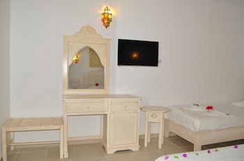 Zodiac Hotel
