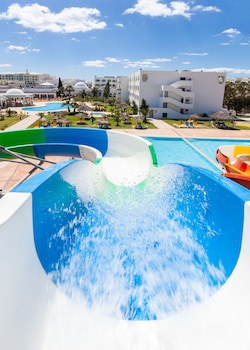 Zodiac Hotel