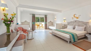 Zodiac Hotel