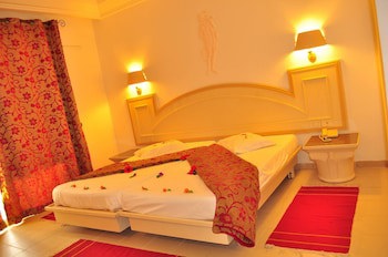 Zodiac Hotel