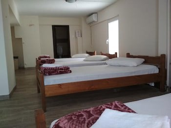 Pella Inn Hostel galeri fotoğrafı