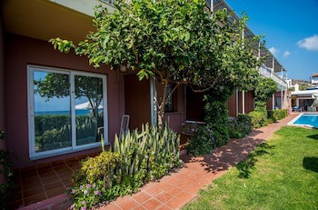 Mirabella Apartments