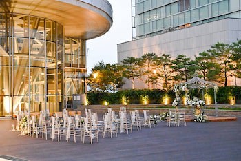 Courtyard By Marriott Seoul Times Square