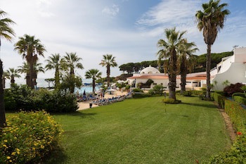 Grand Muthu Oura View Beach Club