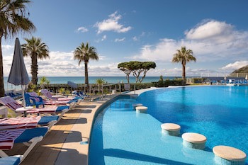Grand Muthu Oura View Beach Club