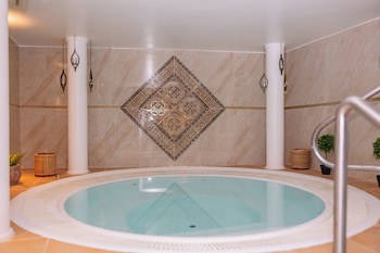 Grand Muthu Oura View Beach Club