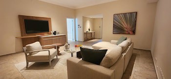Maradiva Villas Resort & Spa