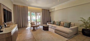 Maradiva Villas Resort & Spa