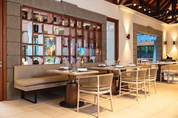 Maradiva Villas Resort & Spa