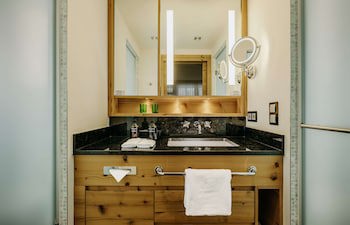 Grand Tirolia Hotel Kitzbuhel, Curio Collection By Hilton