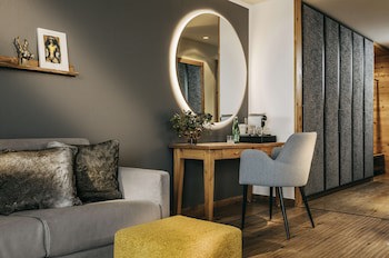 Grand Tirolia Hotel Kitzbuhel, Curio Collection By Hilton