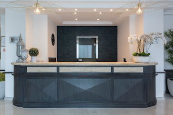 Plaza Regency Hotels