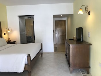 Ao Nang Colors Hotel - Aonang Beach