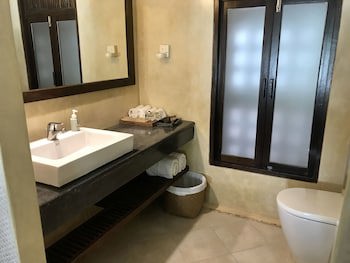 Ao Nang Colors Hotel - Aonang Beach