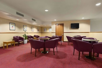 Days Inn By Wyndham Stevenage North