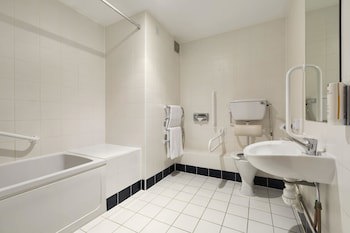 Days Inn By Wyndham Stevenage North
