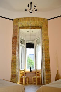 Centrooms House