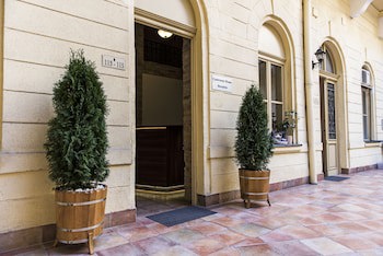 Centrooms House