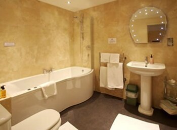 Royal Castle Hotel