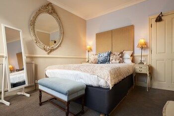 Royal Castle Hotel