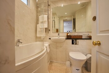Royal Castle Hotel