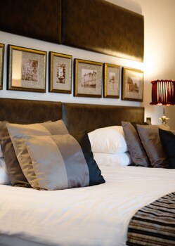 Royal Castle Hotel