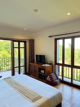 Riverhouse Resort