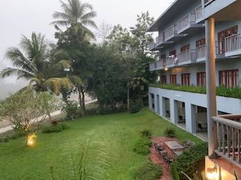 Riverhouse Resort