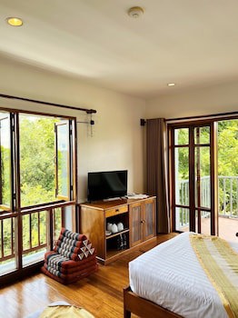 Riverhouse Resort