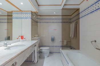 Muthu Oura Praia Hotel