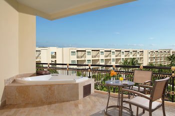 Dreams Riviera Cancun Resort & Spa - All Inclusive