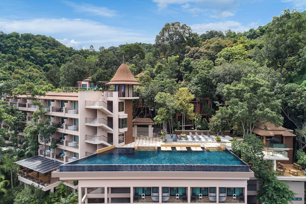 Avani Ao Nang Cliff Krabi Resort