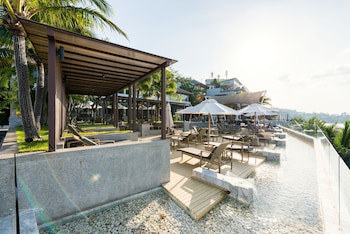 Cape Sienna Gourmet Hotel & Villas