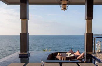 Cape Sienna Gourmet Hotel & Villas