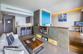 Cape Sienna Gourmet Hotel & Villas