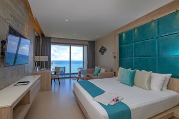 Cape Sienna Gourmet Hotel & Villas