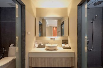Cape Sienna Gourmet Hotel & Villas