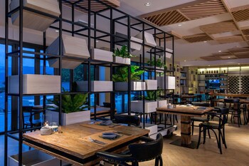 Cape Sienna Gourmet Hotel & Villas