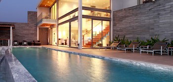 Cape Sienna Gourmet Hotel & Villas