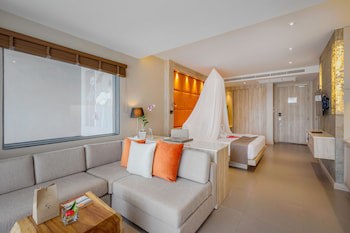 Cape Sienna Gourmet Hotel & Villas