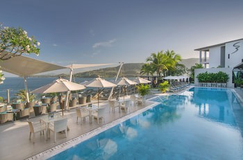 Cape Sienna Gourmet Hotel & Villas