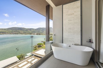 Cape Sienna Gourmet Hotel & Villas