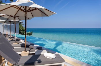 Cape Sienna Gourmet Hotel & Villas