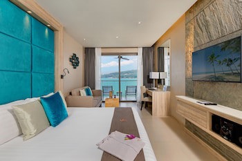 Cape Sienna Gourmet Hotel & Villas