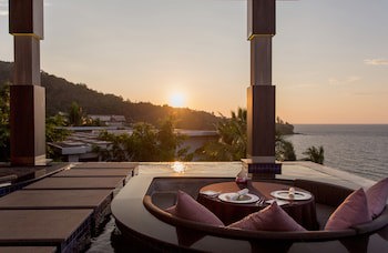 Cape Sienna Gourmet Hotel & Villas