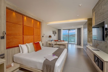 Cape Sienna Gourmet Hotel & Villas