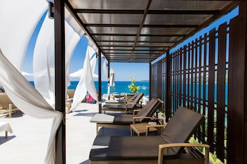 Cape Sienna Gourmet Hotel & Villas