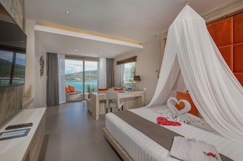 Cape Sienna Gourmet Hotel & Villas