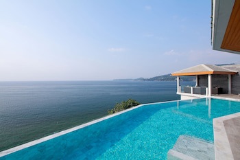 Cape Sienna Gourmet Hotel & Villas